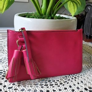 MELIE BIANCO Fuschia Hand Clutch - 8" x 5" (EUC)